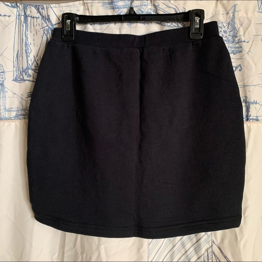 KAPPA
AUTHENTIC GLENDA SKIRT
Women – Black Smoke-pink Ltred Cherry - Picture 5 of 13